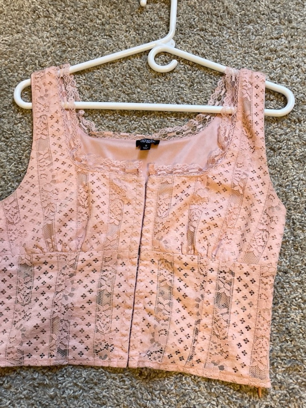 Pink Lace Size Small Beverly and Beck Sleeveless Crop Top with Clasps